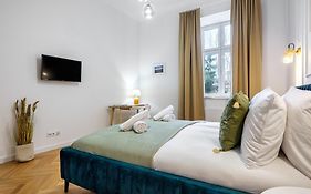 Tyzenhauz Suites Topolowa
